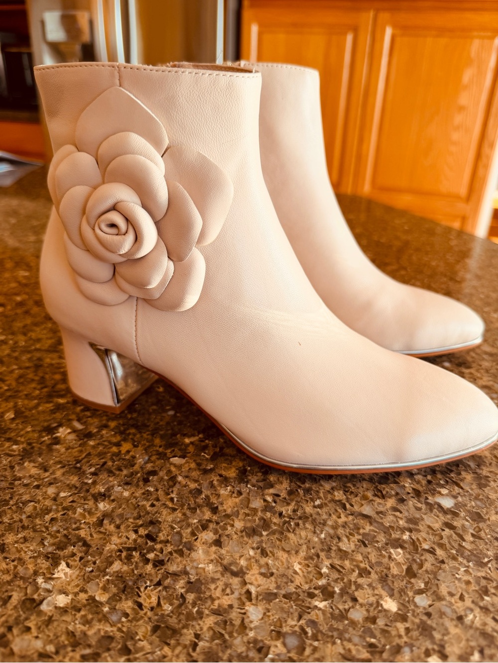 Django & Juliette Jhett blush pink Ankle Boots size 6.5